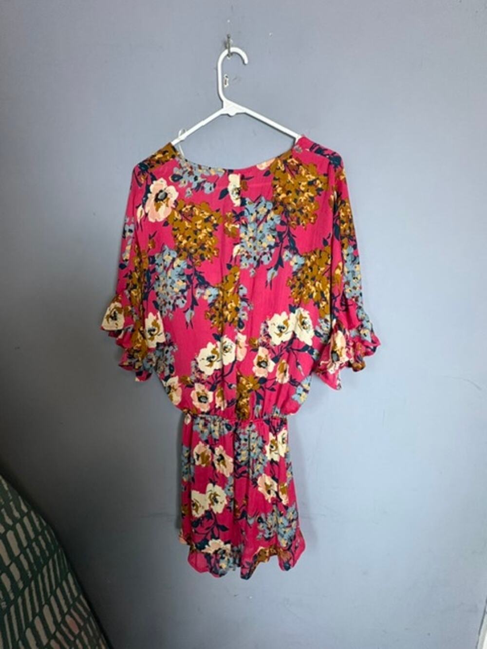 Umgee Womens Pink Floral V Neck Flutter Sleeve Romper Size Small